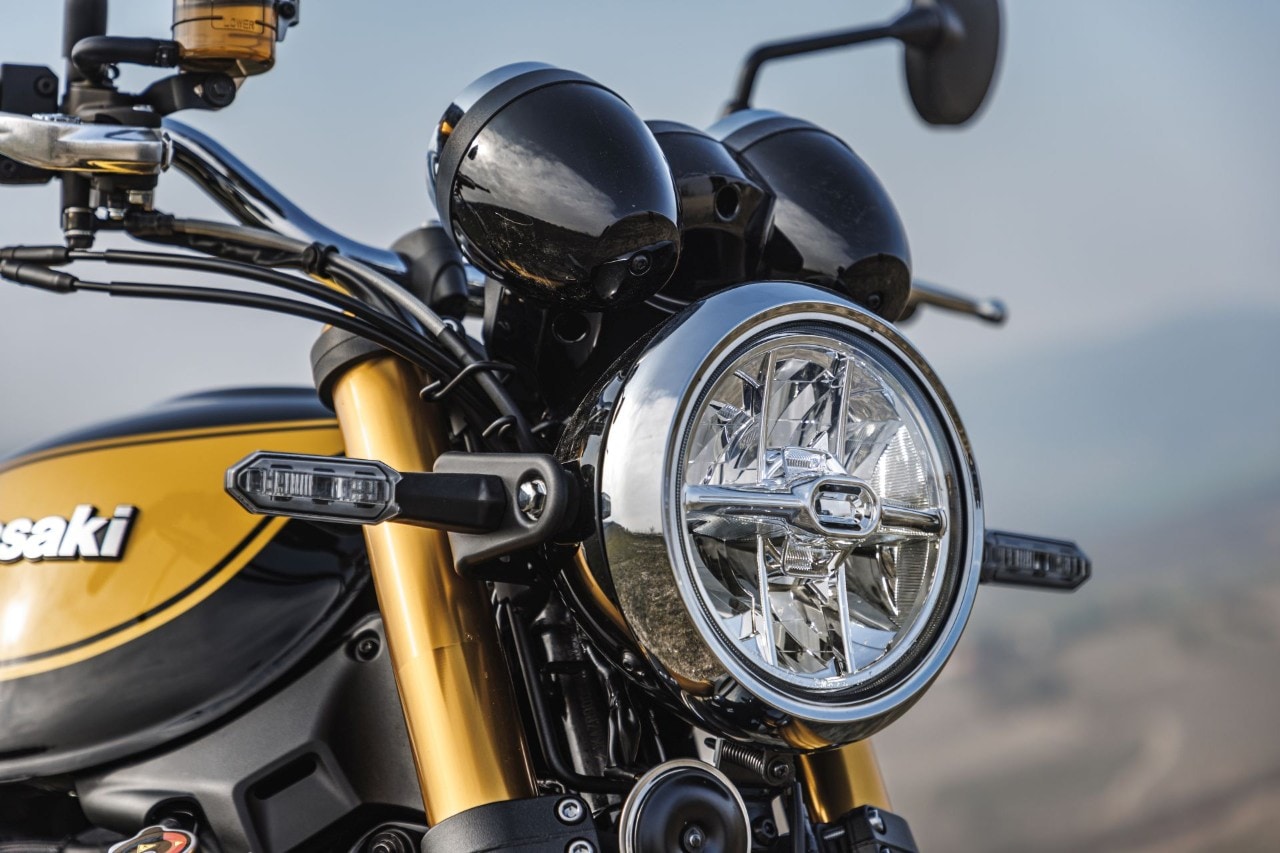 Kawasaki Z900 RS SE e Yamaha XRS900: modern classic... a modo loro